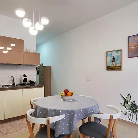 Lura 3 Garden - 218 *